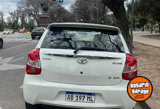 Toyota Etios Xls At  2017 - foto 4