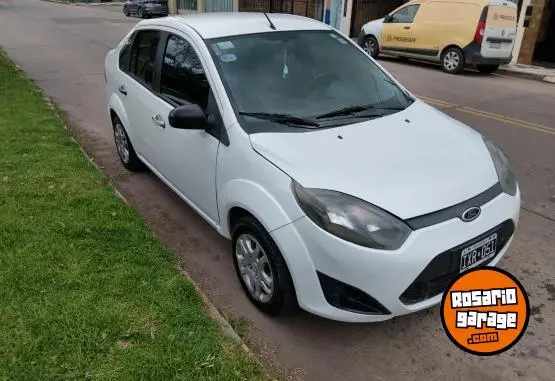 Ford Fiesta Max  2010 - foto 1