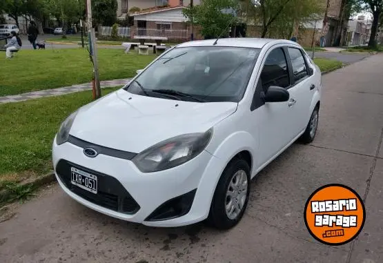 Ford Fiesta Max  2010 - foto 3