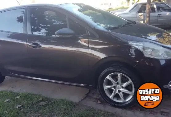 Peugeot 208  2015 - foto 1