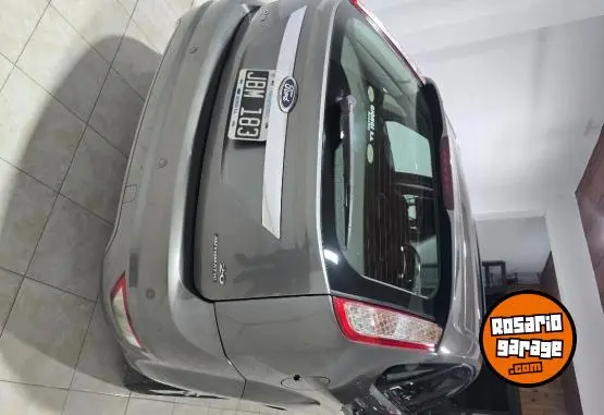 Ford Focus Ghia  2010 - foto 2