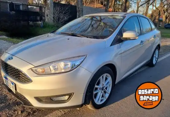 Ford Focus Sedan 4 Puertas  2019 - foto 1