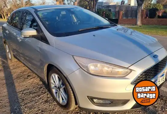 Ford Focus Sedan 4 Puertas  2019 - foto 2