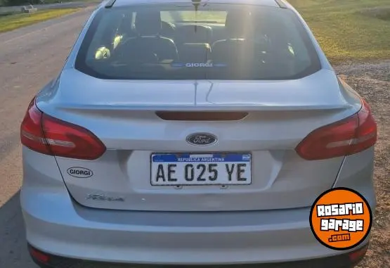 Ford Focus Sedan 4 Puertas  2019 - foto 4