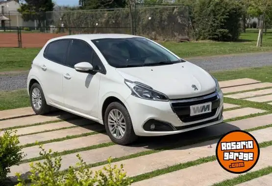 Peugeot 208 Allure  2018 - foto 1