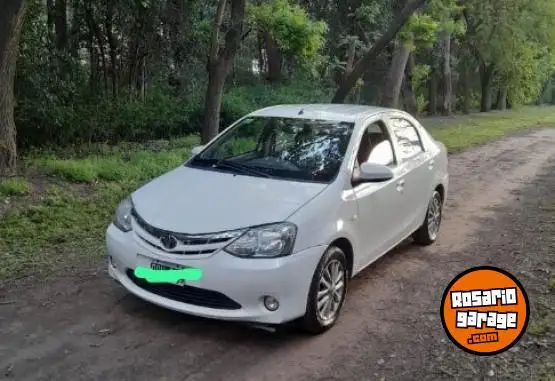 Toyota Etios Sedan  2014 - foto 1