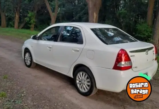 Toyota Etios Sedan  2014 - foto 3