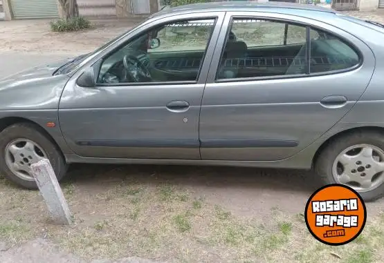 Renault Megane 1.9  1998 - foto 1