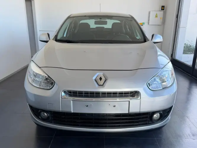 Renault Fluence 2.0 L 16 V Dynamique 2013 - foto 2