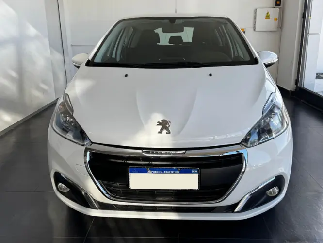 Peugeot 208 Allure 1.6 Tip Nav 2017 - foto 2