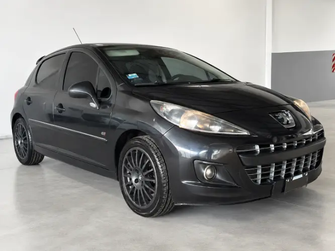 PEUGEOT 207 2013 - foto 1