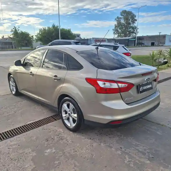 Ford Focus 4P 1.6L Mt 2014 - foto 4