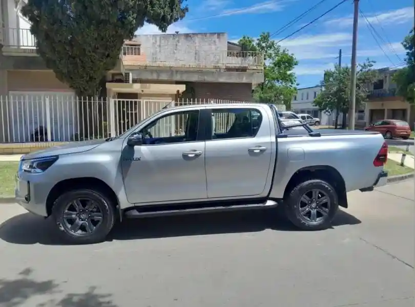 Toyota Hilux Srv 2021 - foto 4
