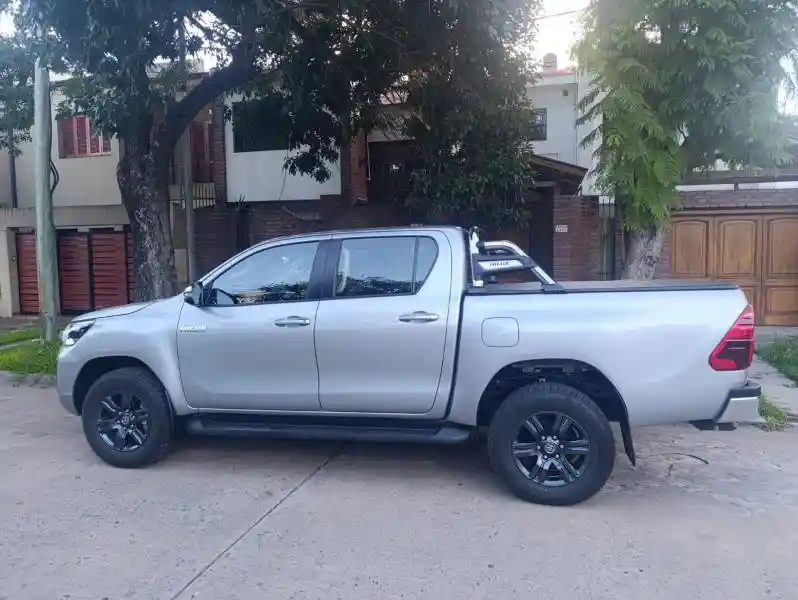 Toyota Hilux Srv 2.8 Cd 4X2 2021 - foto 2