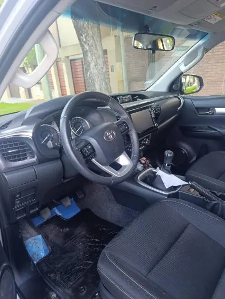 Toyota Hilux Srv 2.8 Cd 4X2 2021 - foto 3