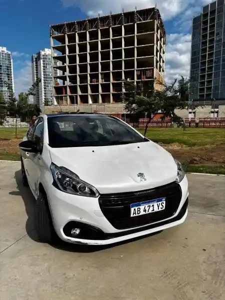Peugeot 208 Gt 1.6 2017 - foto 1