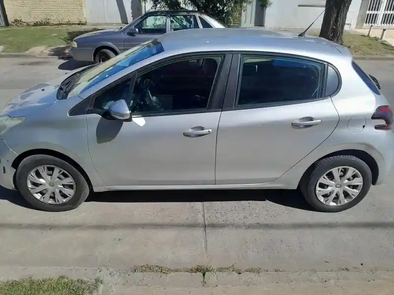 Peugeot 208 Active 2016 - foto 4