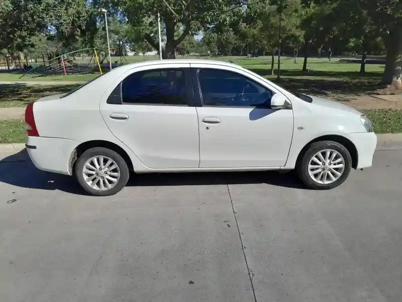 Toyota Etios Xls 2014 - foto 3