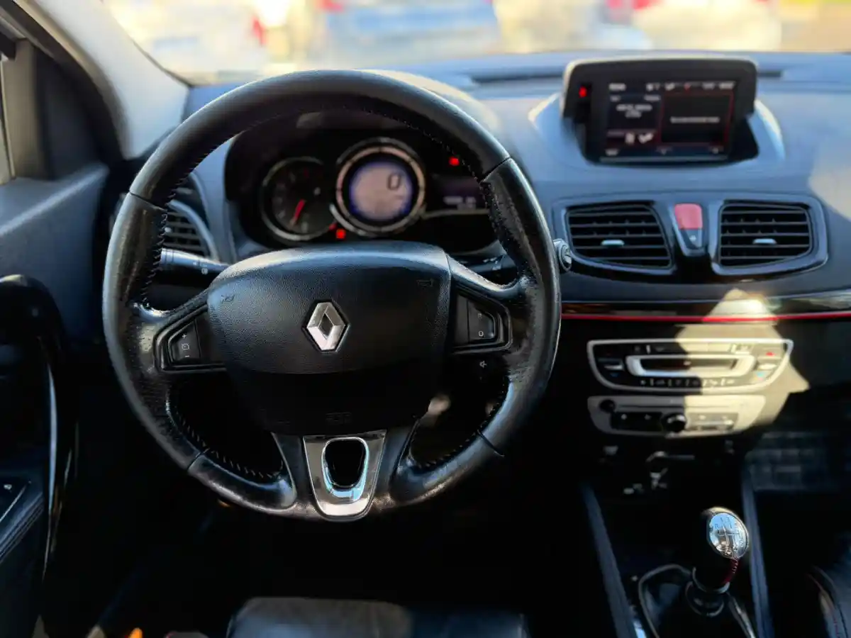 Renault Fluence 2.0 Gt2 L15 2016 - foto 3