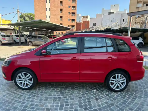 Volkswagen Suran 1.6 Trendline L15 2016 - foto 2
