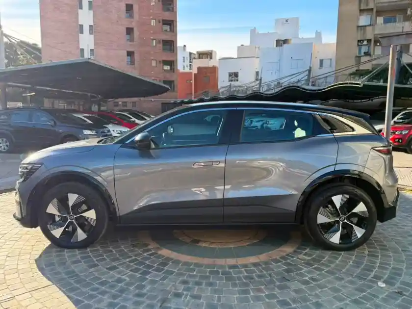 Renault Megane E-Tech Eléctrico 2024 - foto 2