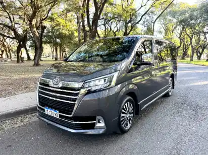 Toyota Hiace 2.8 D Wagon Premium 2023 - foto 1