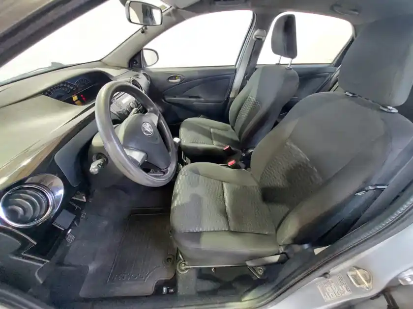 Toyota Etios Xs 1.5 4P 2014 - foto 4