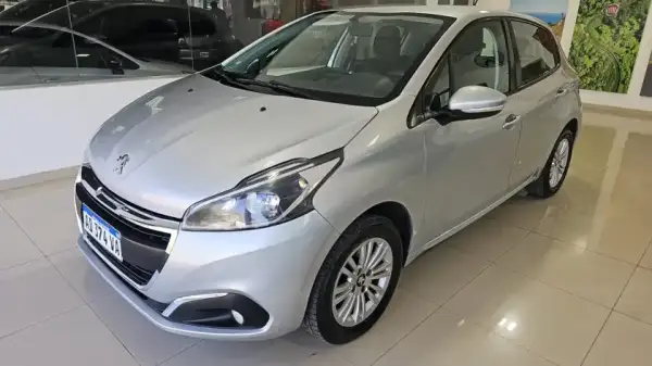 Peugeot 208 Allure 1.6 2018 - foto 1