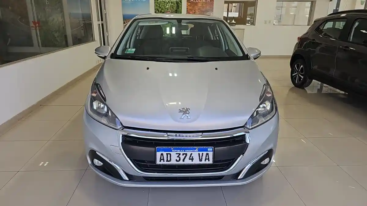 Peugeot 208 Allure 1.6 2018 - foto 2
