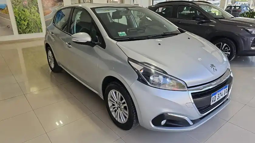 Peugeot 208 Allure 1.6 2018 - foto 3