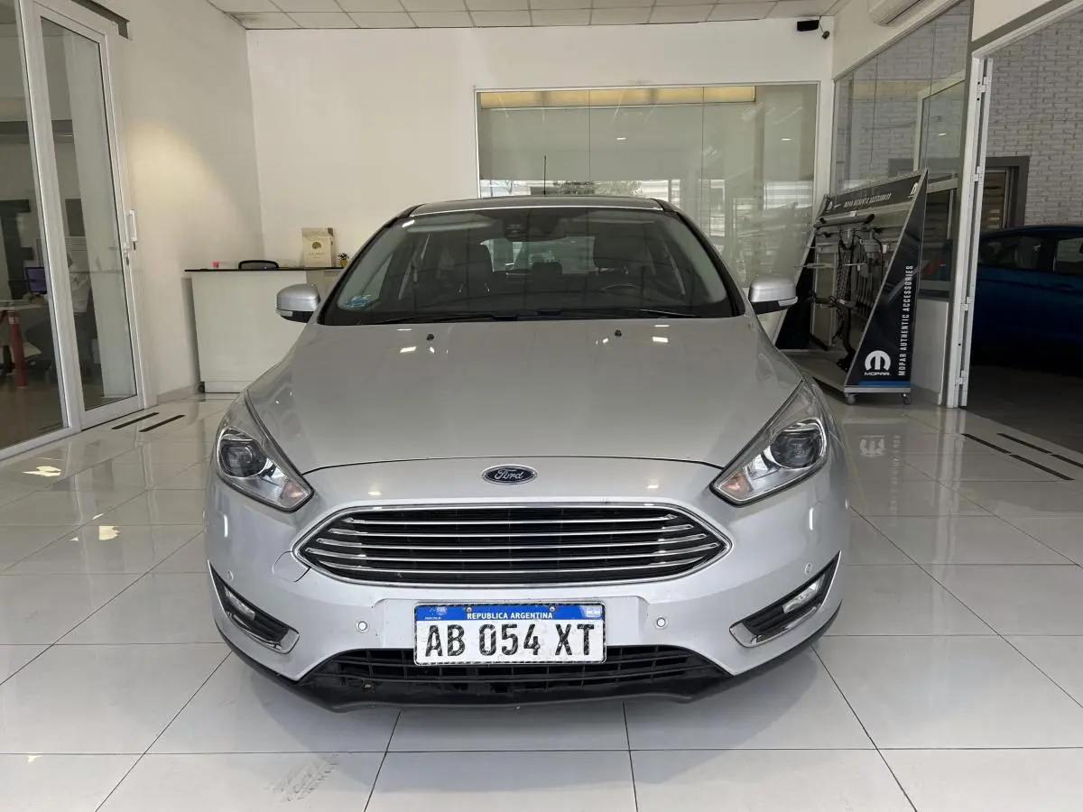 Ford Focus Titanium 2.0 At 2017 - foto 2