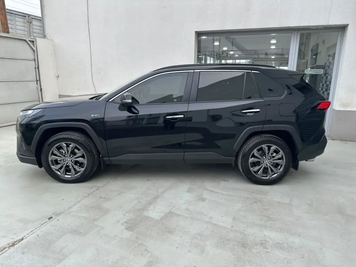 Toyota Rav 4  2026 - foto 2