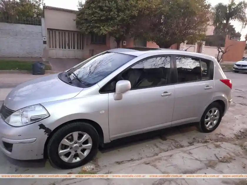 Nissan Tiida Tekna 2010 1.8  2010 - foto 1