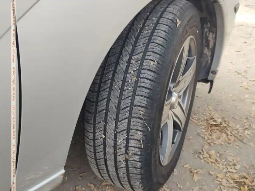 Ford Focus Ambiente 5P 1.8L Tdi - ( A Reparar ) - foto 3