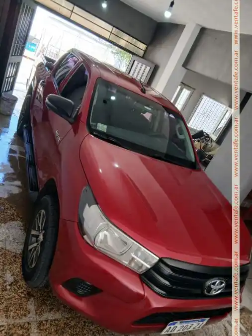 Toyota Hilux Muy Buena  2018 - foto 3
