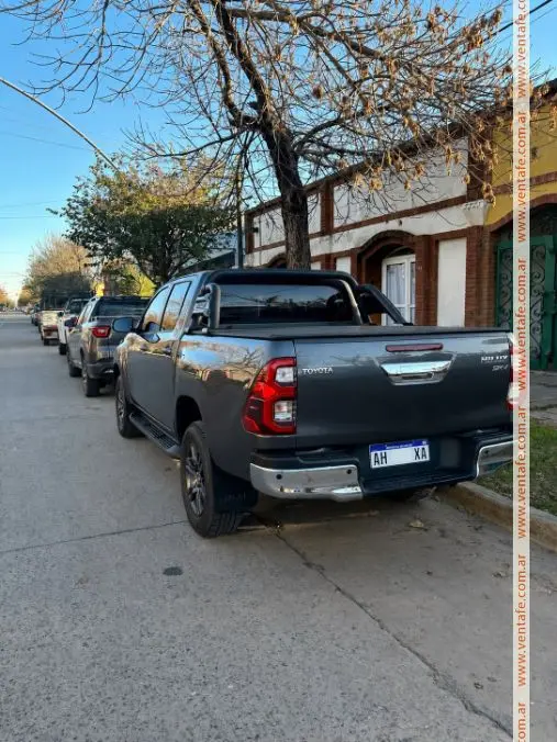 Toyota Hilux Srv Automatica 4X2 - 2025  2025 - foto 2
