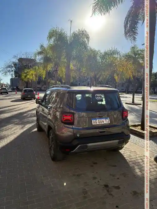 Jeep Renegade S . 1.3 T / Mano 44 Mil Km  Año 24. - foto 2