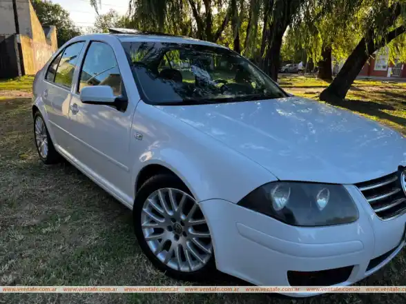 Bora 1.8T Mod 2010  2010 - foto 1