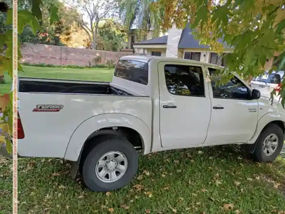 Toyota Hilux Sr 4X2 2011  2011 - foto 1