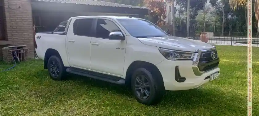 Toyota Hilux Srv 4X4 Mod 2023 Mt 31.000 Km  2023 - foto 1