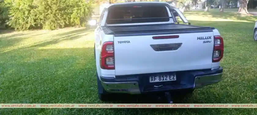 Toyota Hilux Srv 4X4 Mod 2023 Mt 31.000 Km  2023 - foto 2