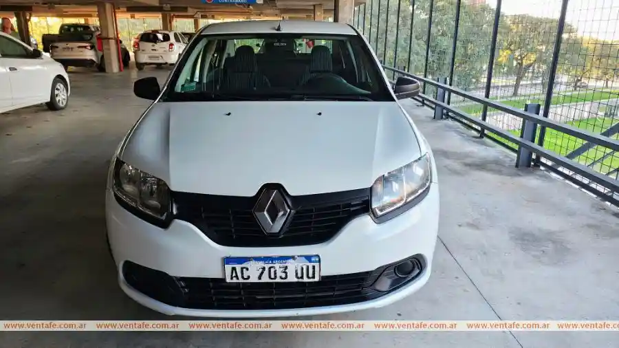 Renault Logan Authentique Plus 2018. Como Nuevo!!!  2018 - foto 2