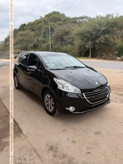 Peugeot 208 Allure 1.6N Touchscreen.  2016 - foto 1
