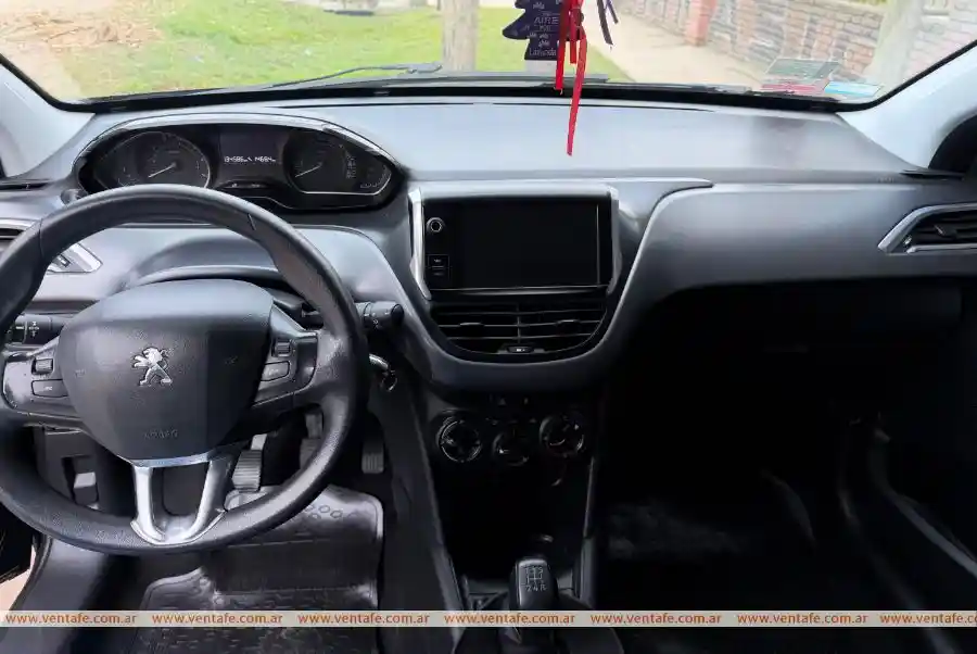 Peugeot 208 Allure 1.6N Touchscreen.  2016 - foto 3