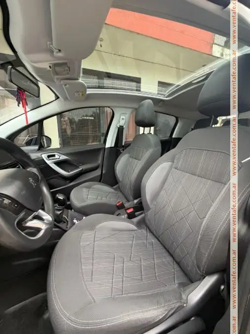 Peugeot 208 Allure 1.6N Touchscreen.  2016 - foto 4
