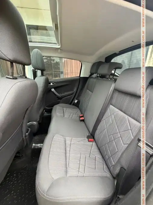 Peugeot 208 Allure 1.6N Touchscreen.  2016 - foto 5