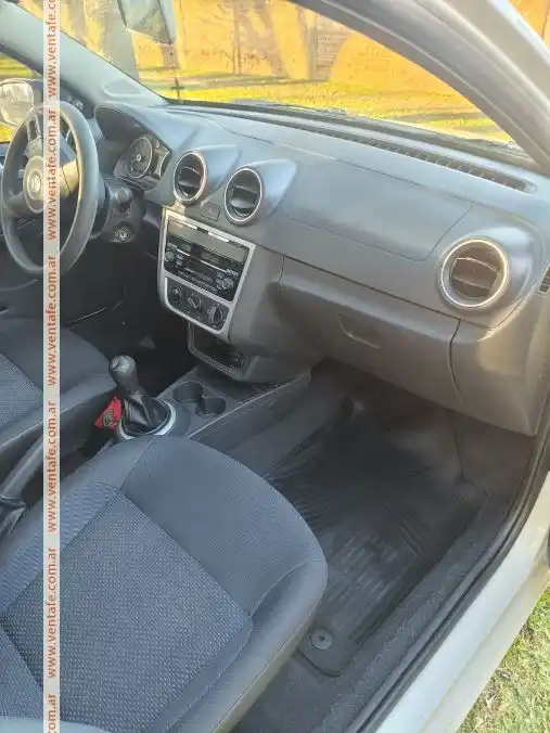 Volkswagen Gol Trend 1.6 - 3 Puertas  2015 - foto 3