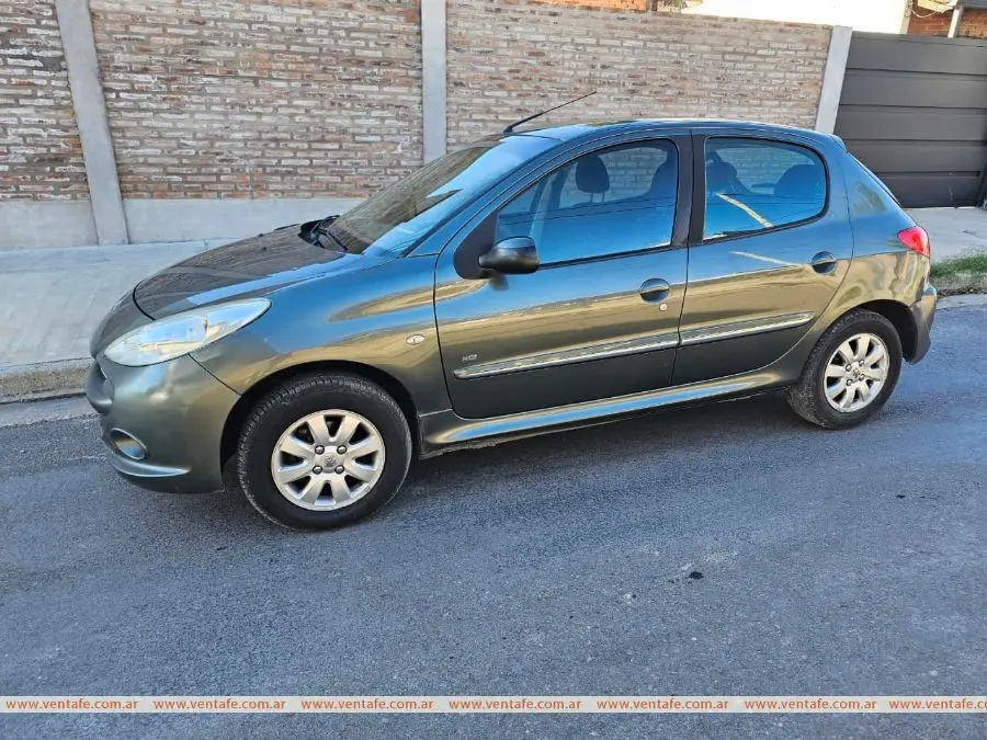 Peugeot 207 Compact 2011 1.4 Hdi (Diesel) 5P  2011 - foto 2