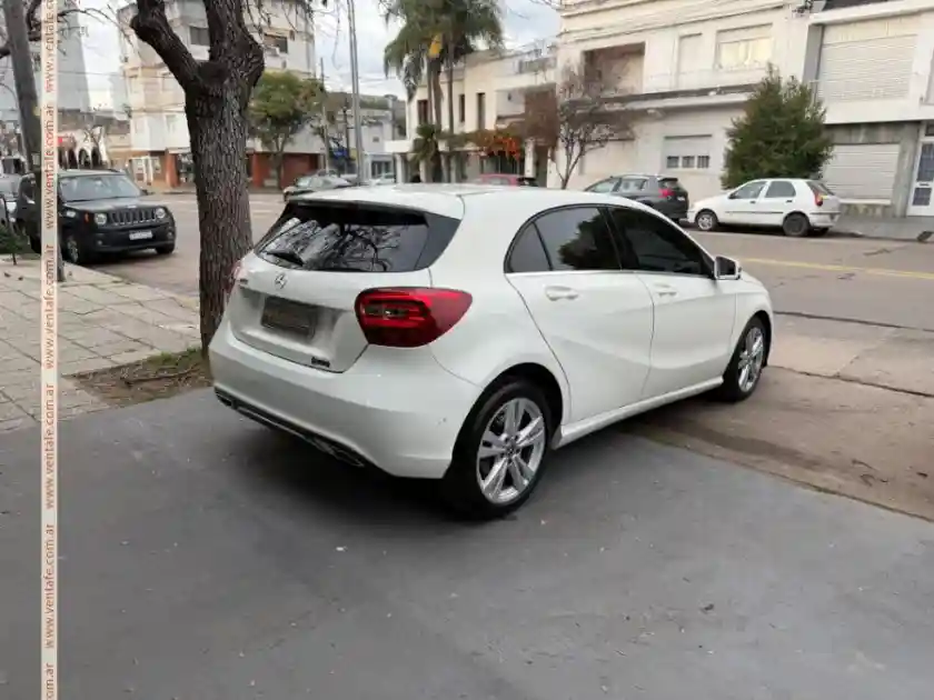 Mercedes-Benz A 200 Urban At  2018 - foto 3