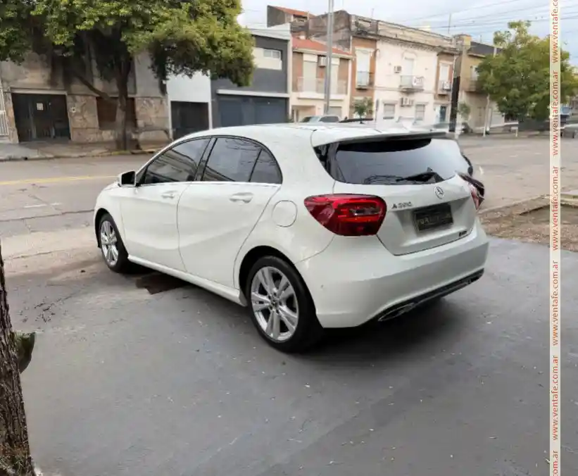Mercedes-Benz A 200 Urban At  2018 - foto 4